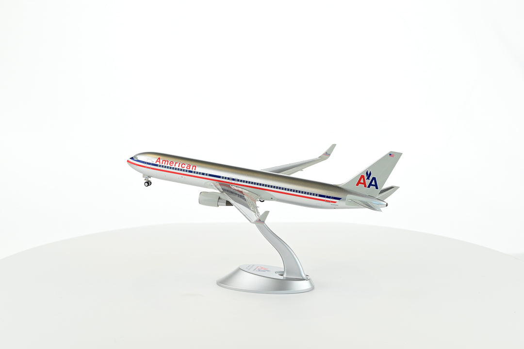 American Airlines Boeing 767-300ER model aircraft detail