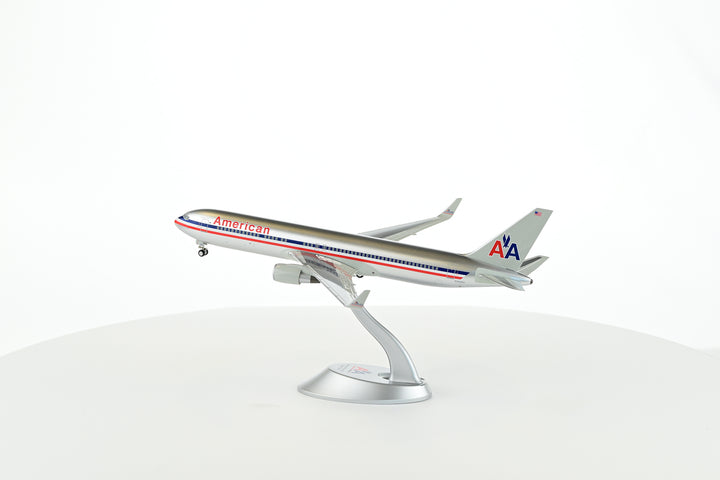 American Airlines Boeing 767-300ER model aircraft detail
