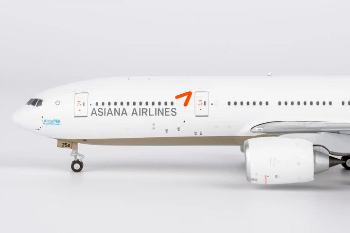 NG Models Asiana Airlines Boeing 777-200ER 1:400 Diecast Model HL8254