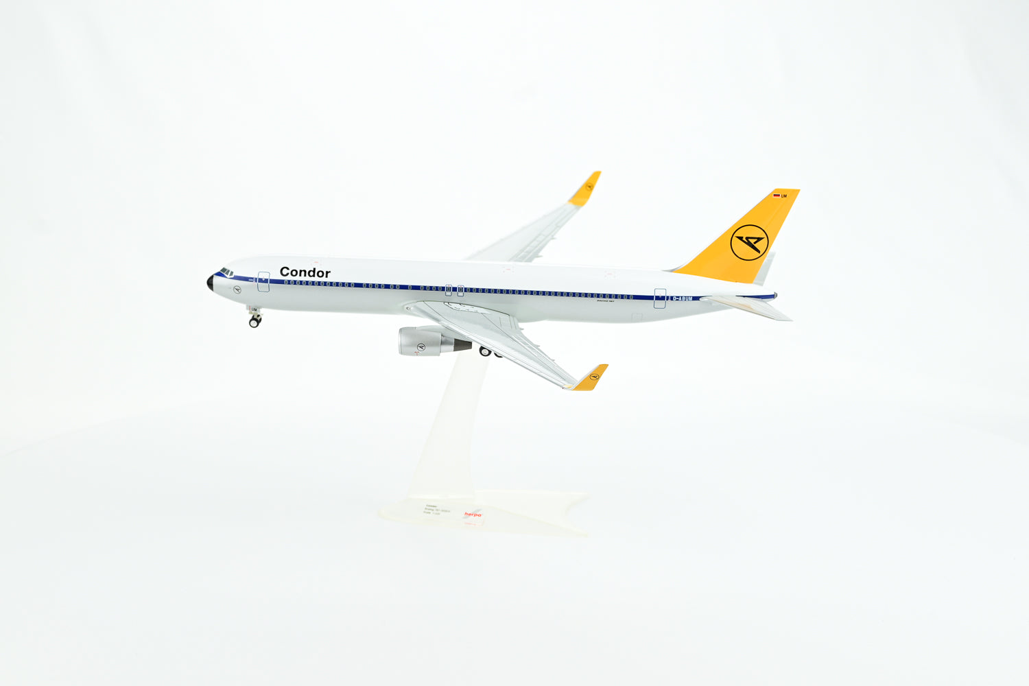 Condor Boeing 767-300ER 1:200 scale model aircraft