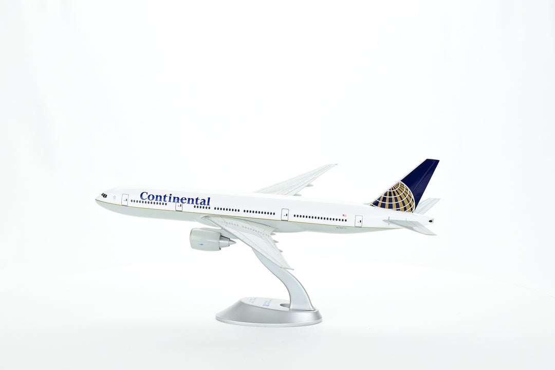 Continental Airlines Boeing 777-200 model aircraft side view