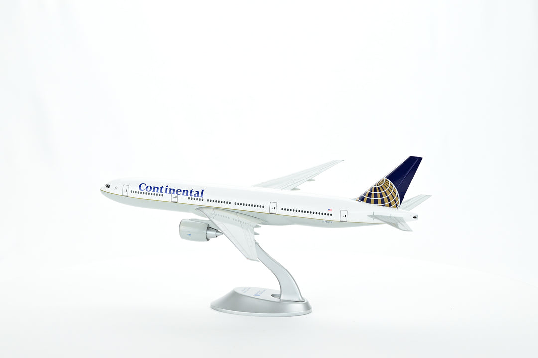 Continental Airlines Boeing 777-200 model aircraft detail