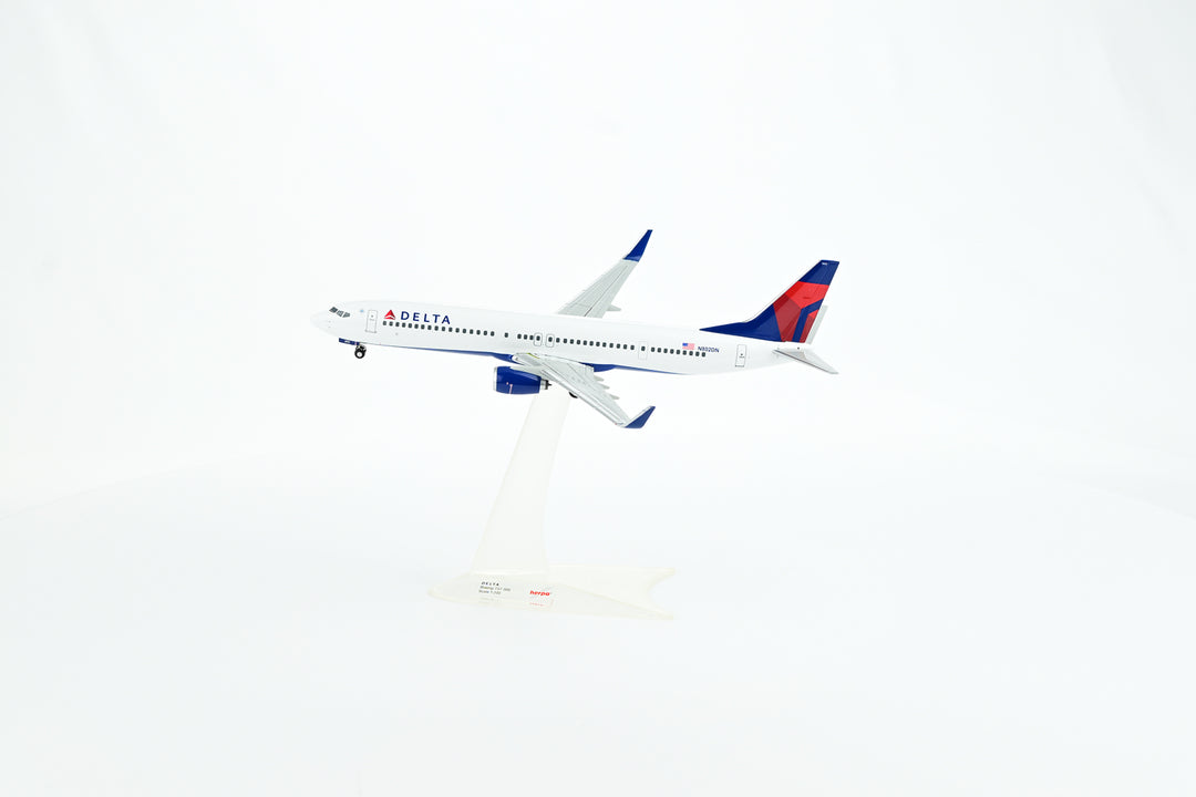 Delta Air Lines Boeing 737-800 1:200 scale model aircraft