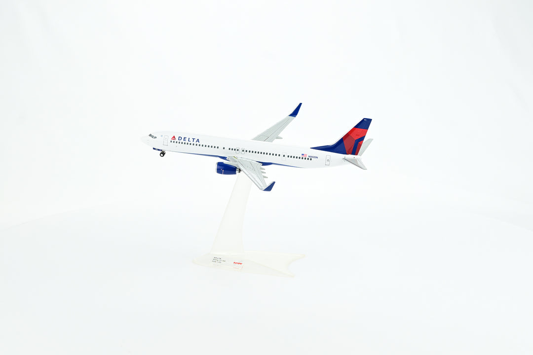 Delta Air Lines Boeing 737-800 model aircraft side view