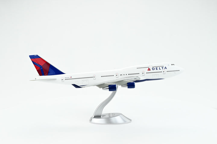 Delta Air Lines Boeing 747-400 1:200 scale model aircraft