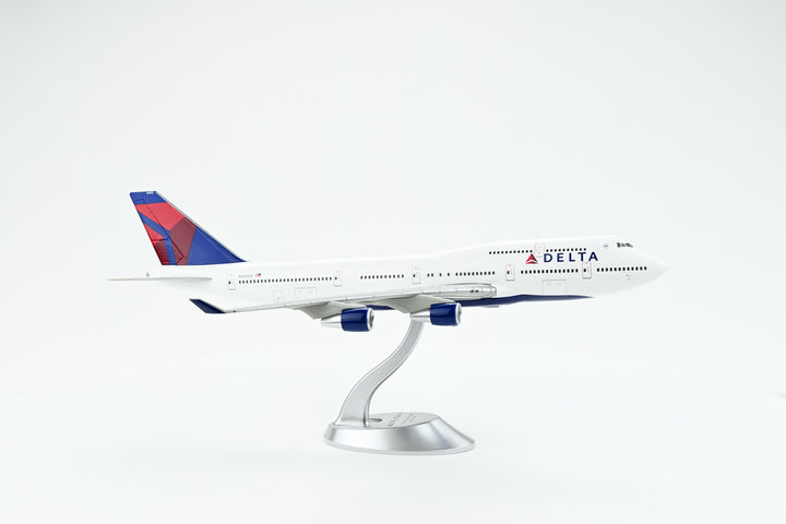 Delta Air Lines Boeing 747-400 model aircraft detail