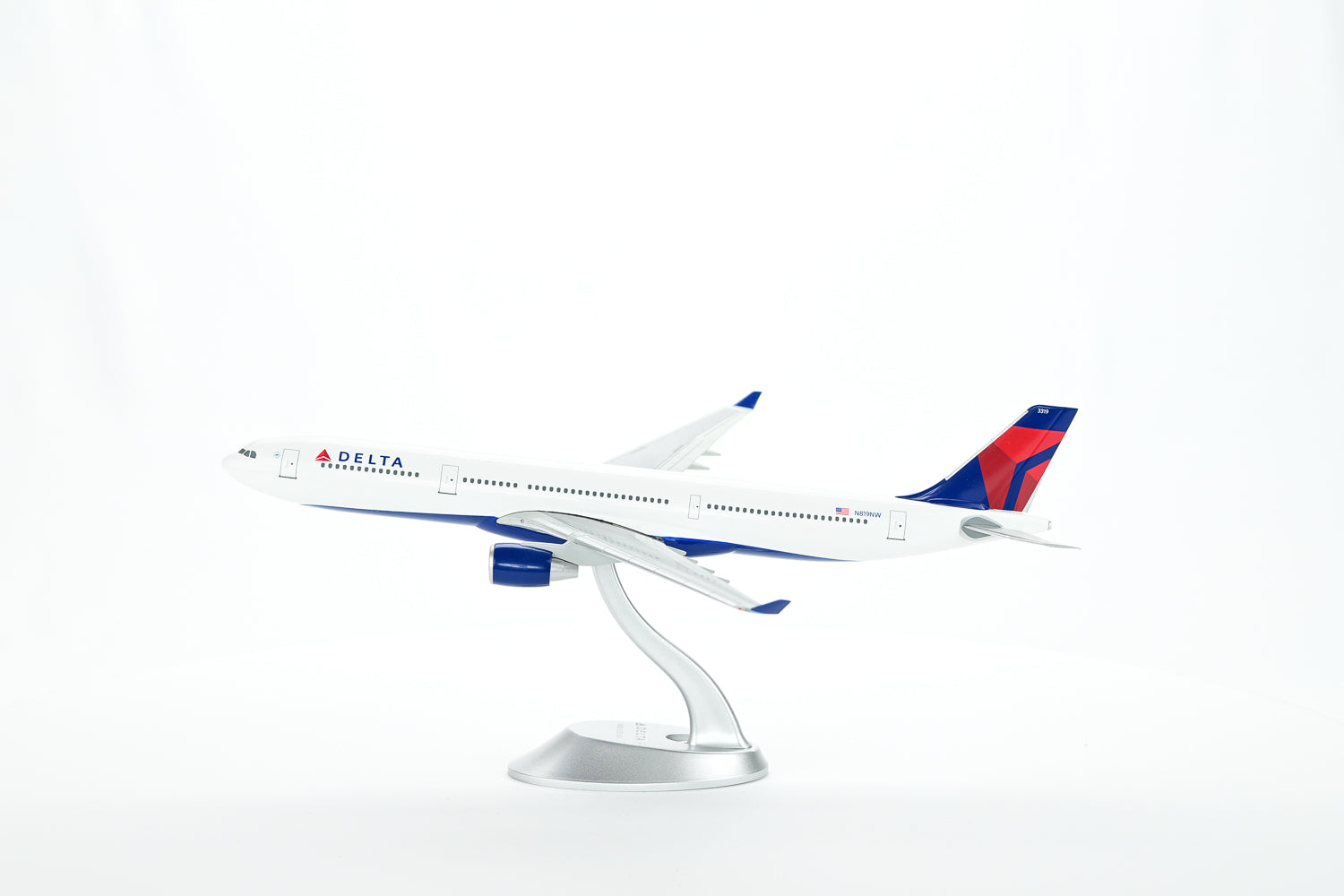 Delta Air Lines Airbus A330-300 1:200 scale model aircraft