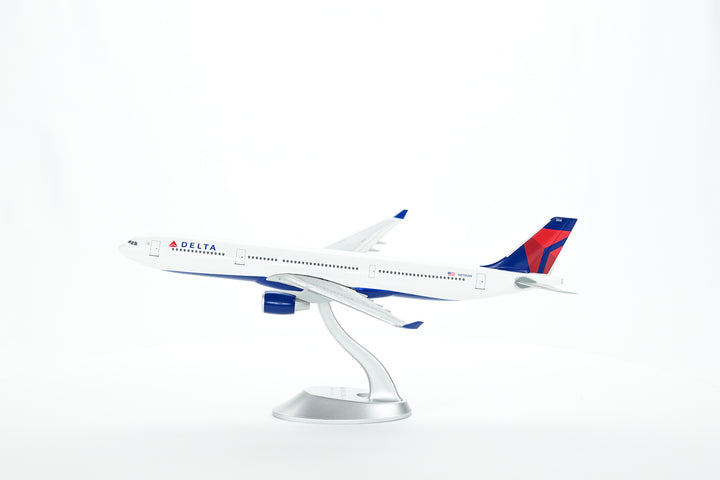 Delta Air Lines Airbus A330-300 1:200 scale model aircraft