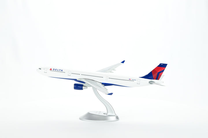 Delta Air Lines Airbus A330-300 model aircraft side view