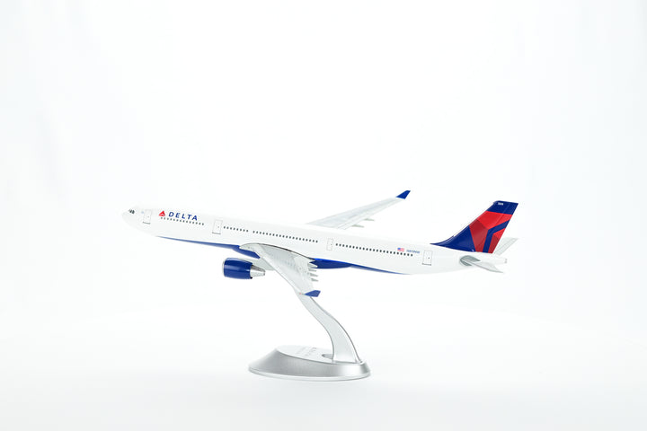 Delta Air Lines Airbus A330-300 model aircraft detail