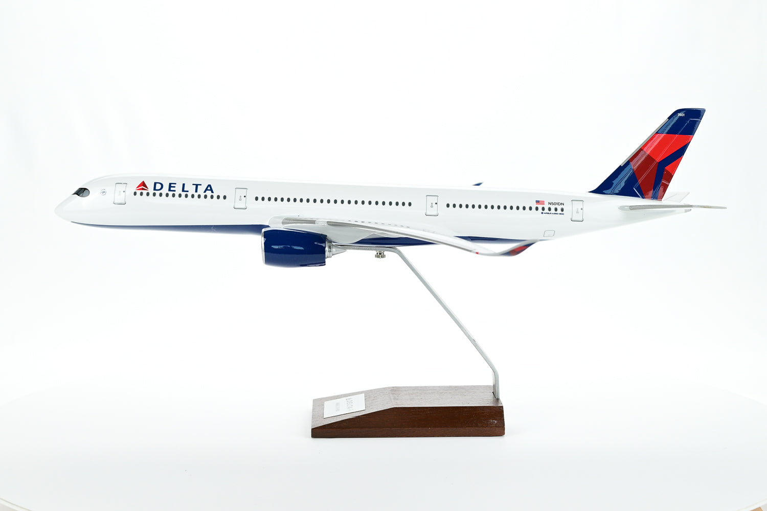 Delta Air Lines Airbus A350-900 1:144 scale model aircraft
