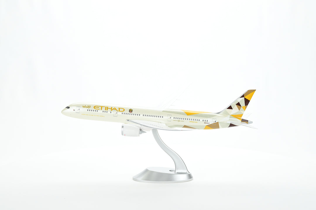 Etihad Airways Boeing 787-9 1:200 scale model aircraft