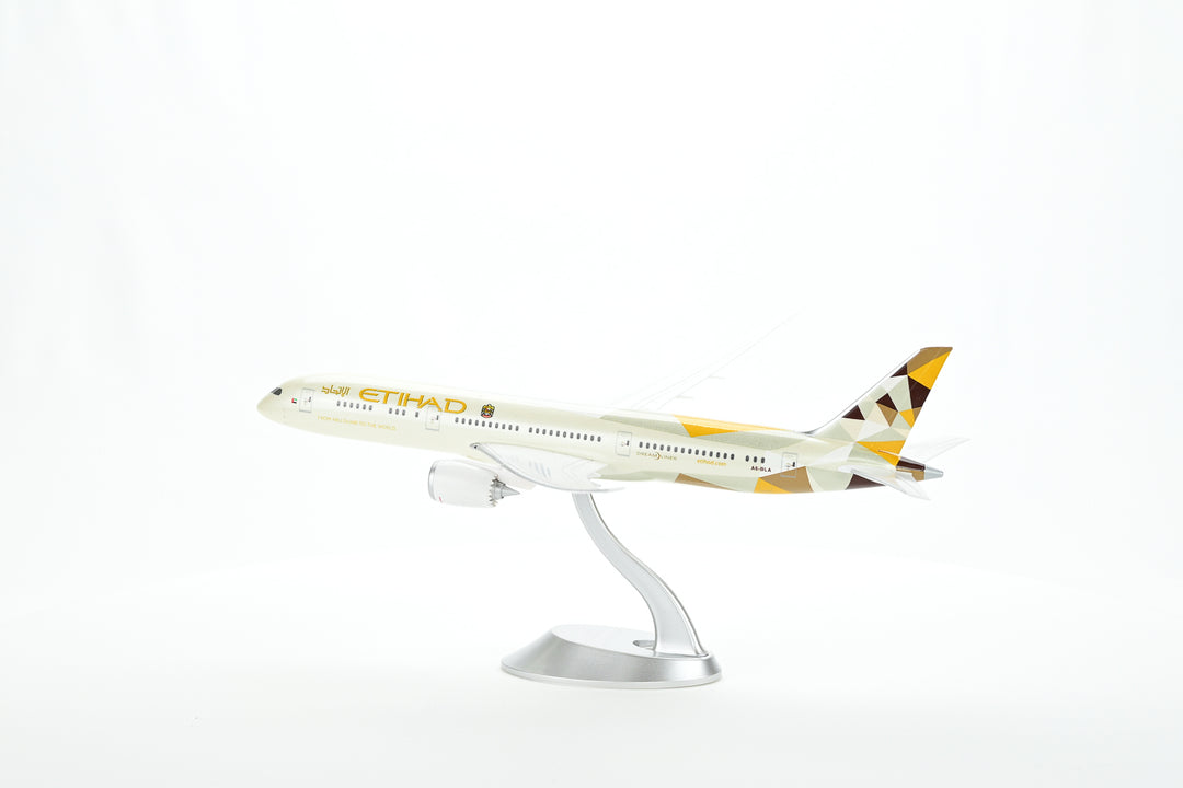 Etihad Airways Boeing 787-9 model aircraft detail
