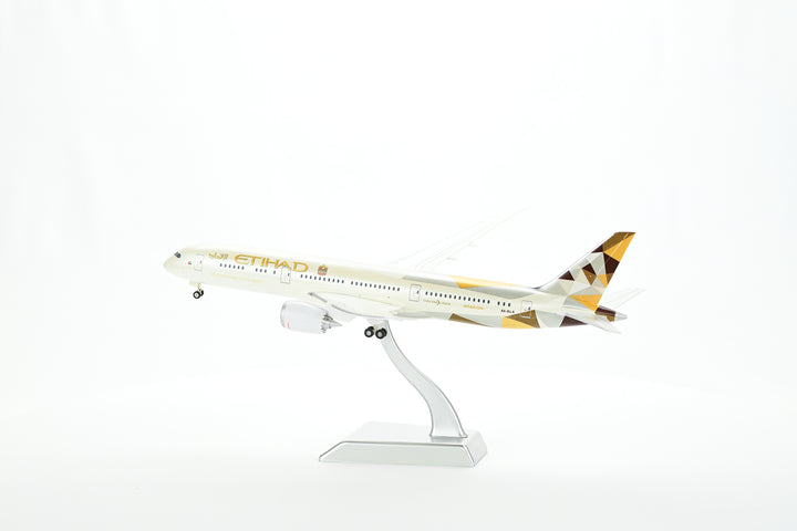 Etihad Airways Boeing 787-9 model aircraft detail one-piece construction