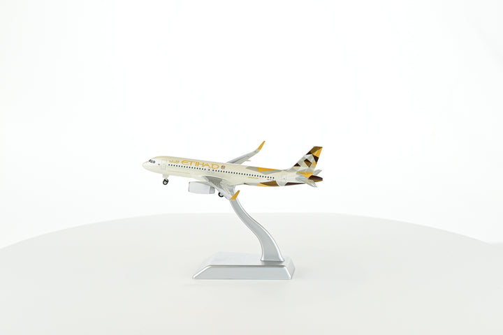 Etihad Airways Airbus A320 model aircraft side view