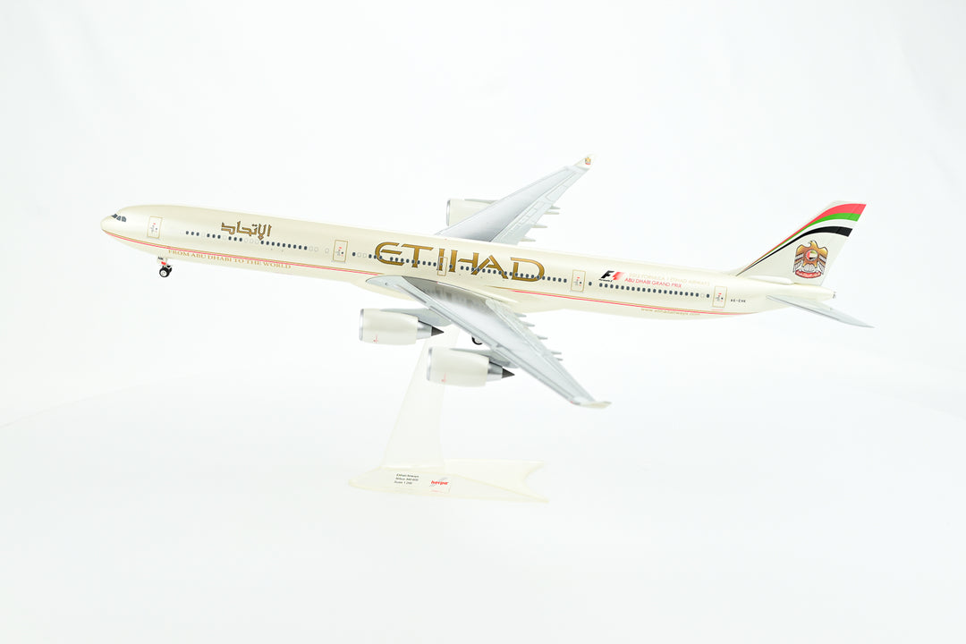 Etihad Airways Airbus A340-600 F1 2013 A6-EHK 1:200 aircraft model front view with landing gear