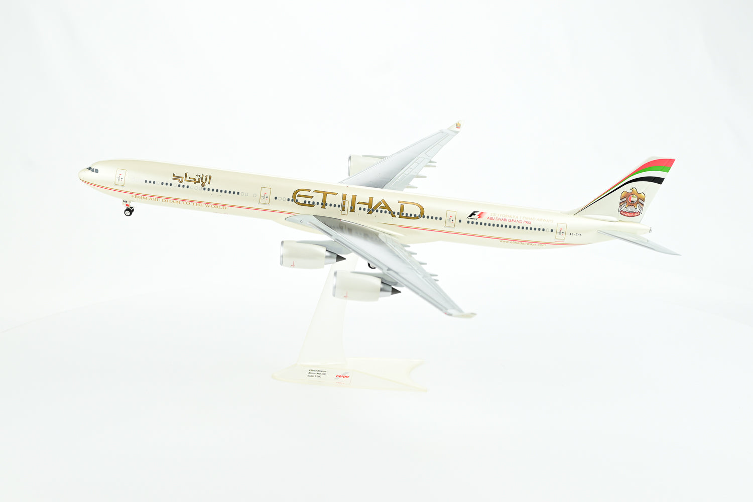 Etihad Airways Airbus A340-600 F1 2013 A6-EHK 1:200 aircraft model front view with landing gear