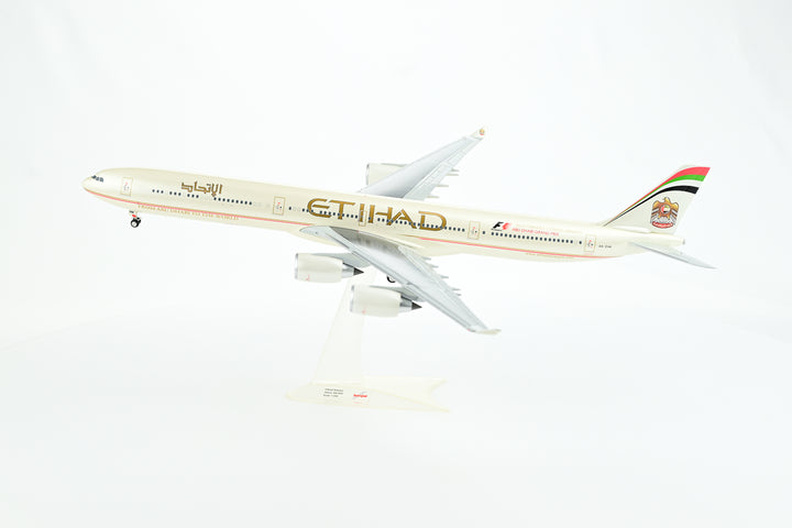 Etihad Airways Airbus A340-600 F1 2013 A6-EHK 1:200 aircraft model front view with landing gear