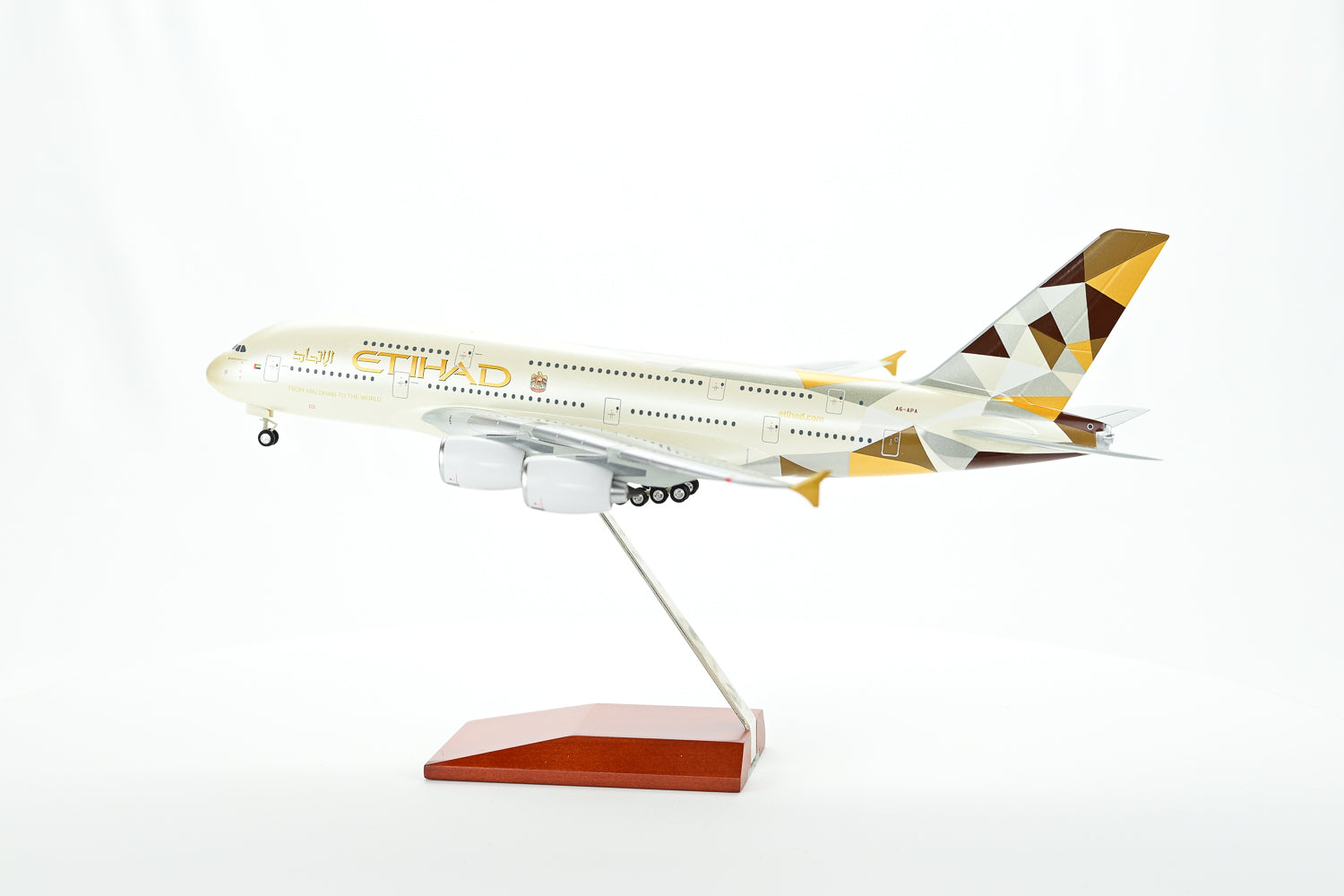 Etihad Airways Airbus A380 1:200 scale model aircraft landing gear one-piece