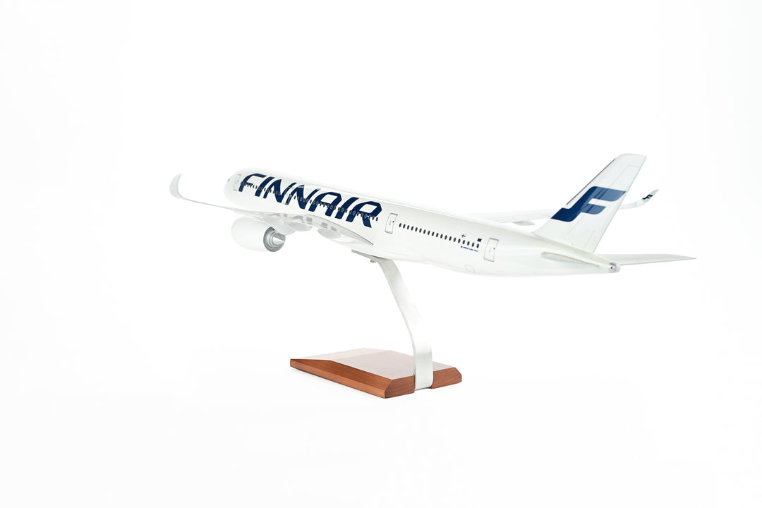 Finnair Airbus A350-900 1:100 scale model aircraft