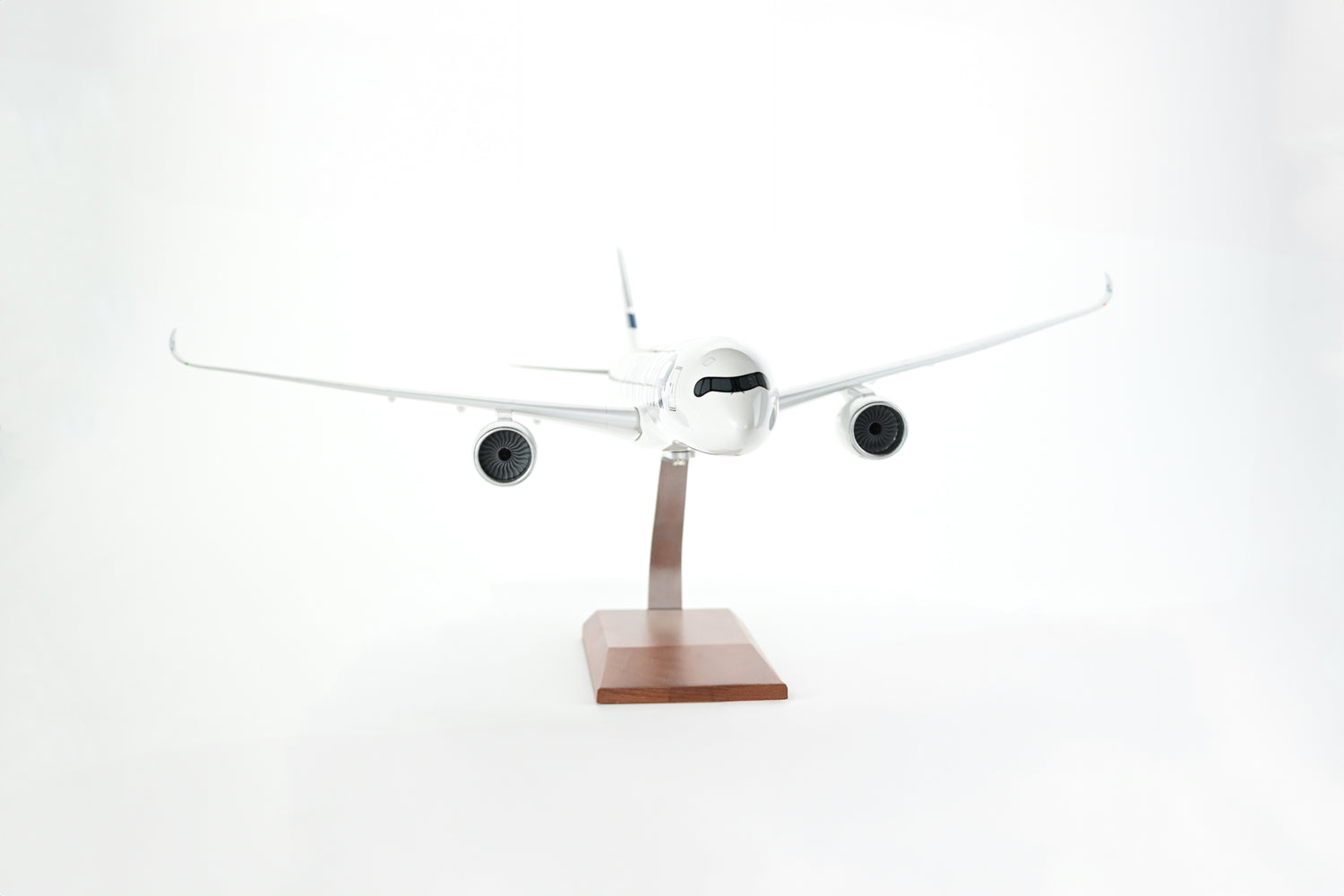 Finnair Airbus A350-900 モデルプレーン Finnair Airbus A350-900 1:100 Aircraft Model | HeroPlane