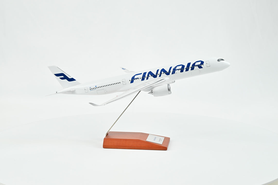 Side profile of Finnair Airbus A350-900 1:200 ABS plastic model