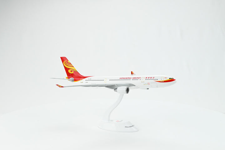 Collector's Hong Kong Airlines Airbus a330-200 1:200 B-LND model displayed on stand