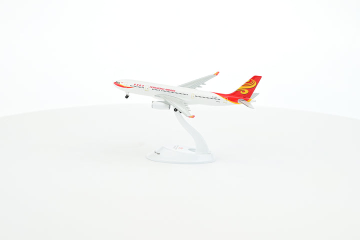 Side profile of Hong Kong Airlines Airbus A330-200 B-LND 1:400 one piece diecast model