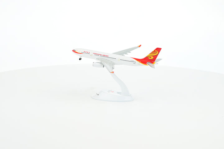 Hong Kong Airlines A330-200 B-LND scale model showing landing gear and wing design