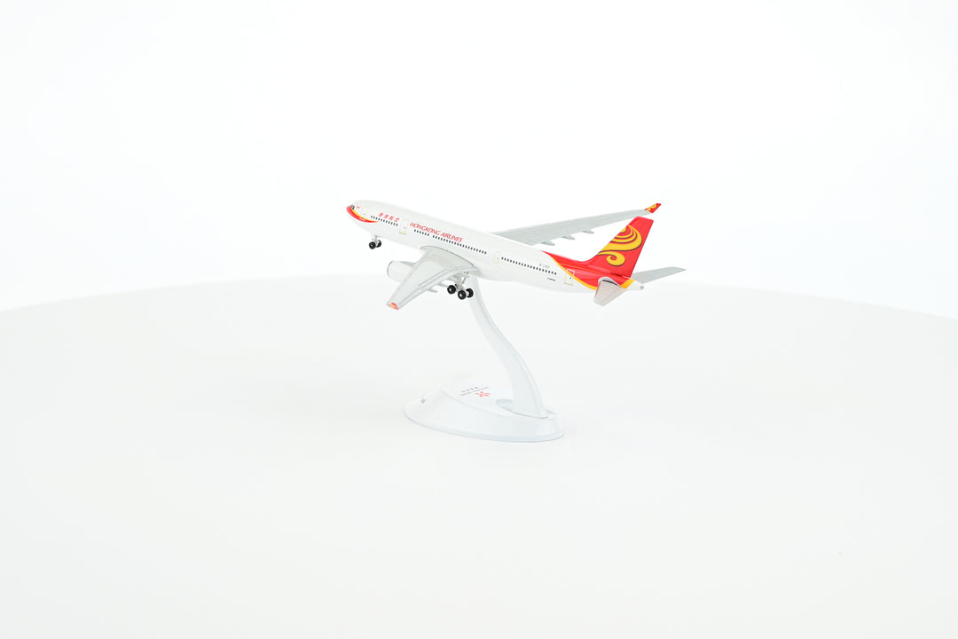 Collector's HK Airlines Airbus A330-200 1:400 B-LND model displayed on plastic stand