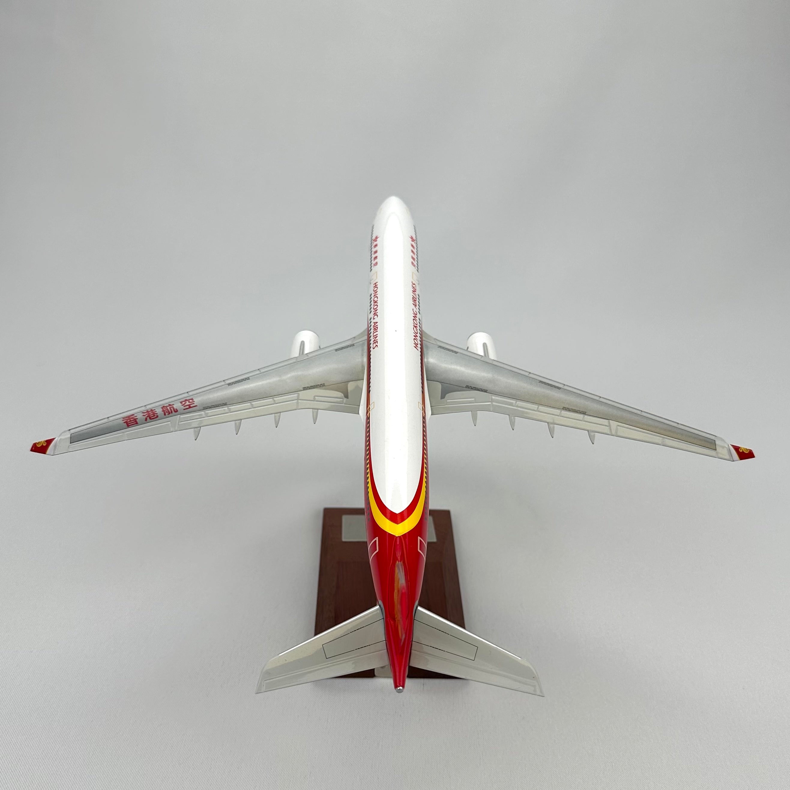 A333 1/200 航空機モデル香港国際空港 Hong Kong Airlines Airbus A330-300 1:200 Aircraft Model | HeroPlane