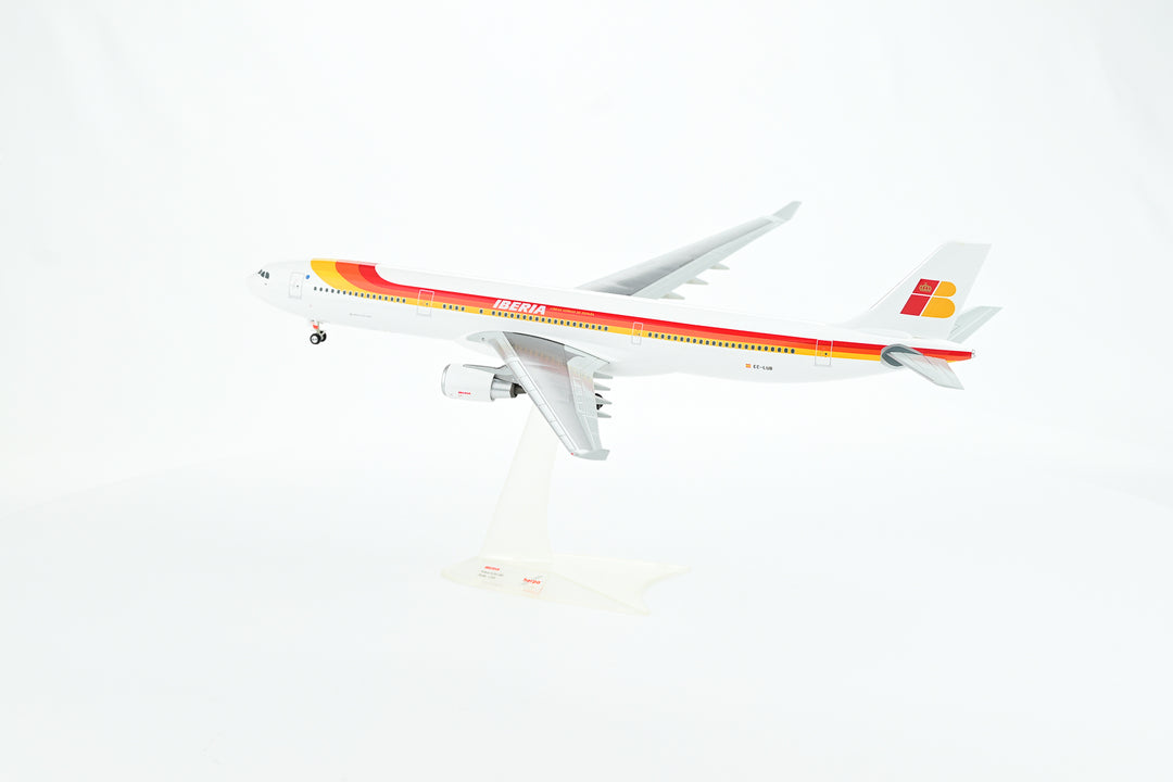 Iberia Airbus A330-300 model aircraft detail one-piece construction