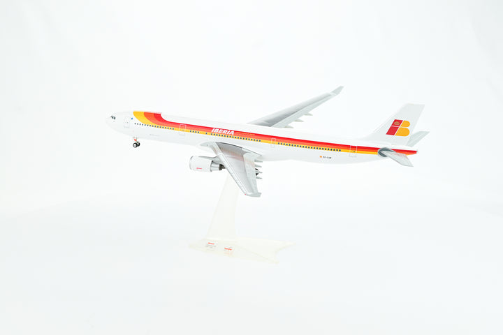 Iberia Airbus A330-300 model aircraft detail one-piece construction