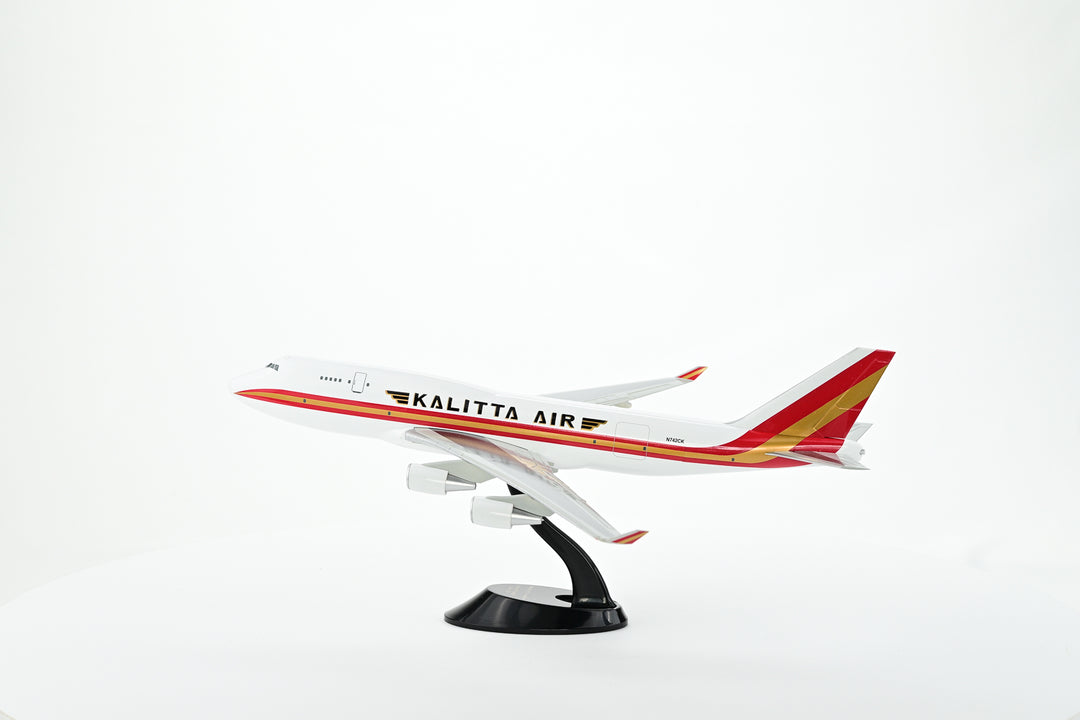 Kalitta Air Boeing 747-400BCF freighter model aircraft side view