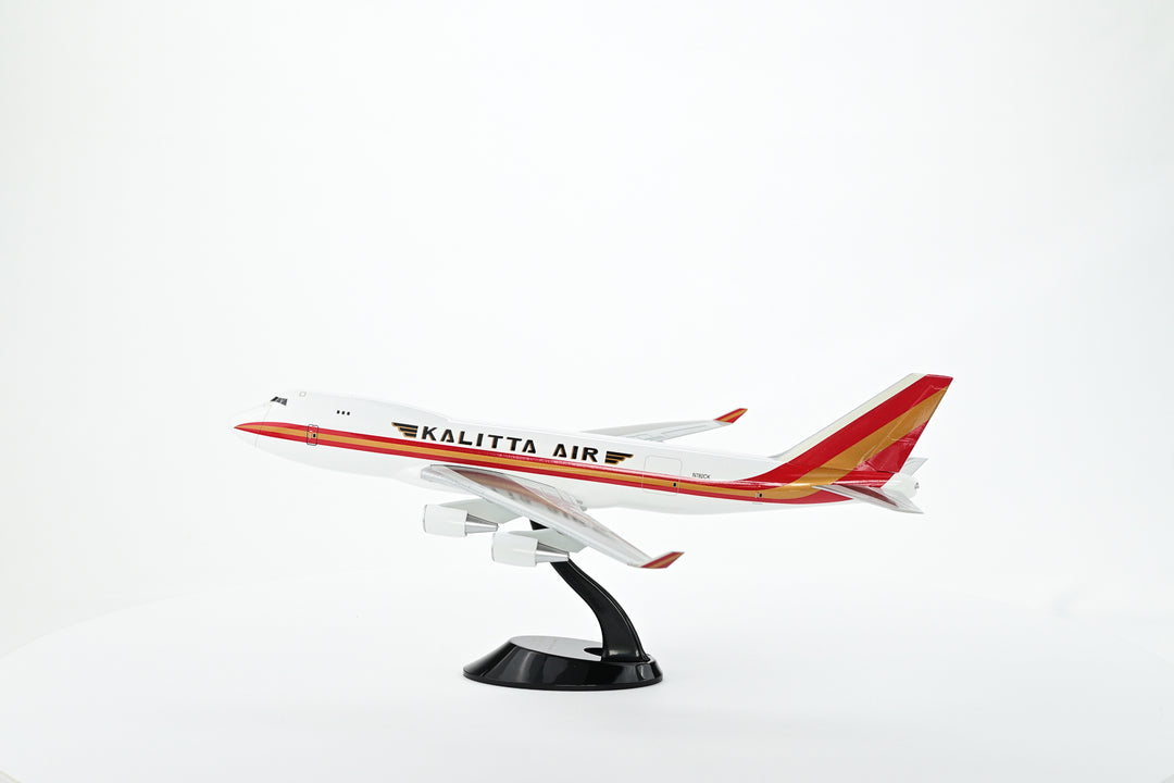 Kalitta Air Boeing 747-400F freighter model aircraft side view