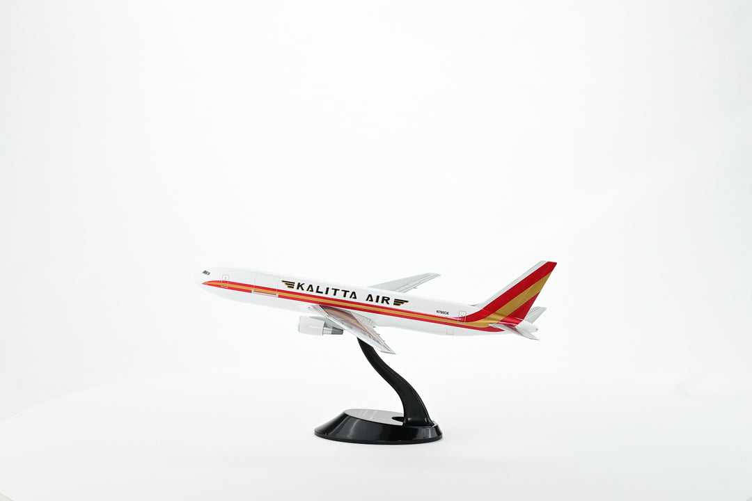 Kalitta Air Boeing 767-300 model aircraft side view