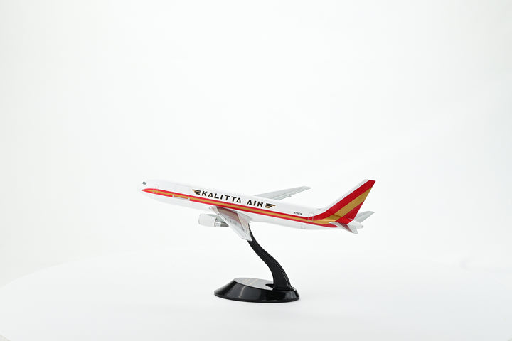 Kalitta Air Boeing 767-300 model aircraft detail