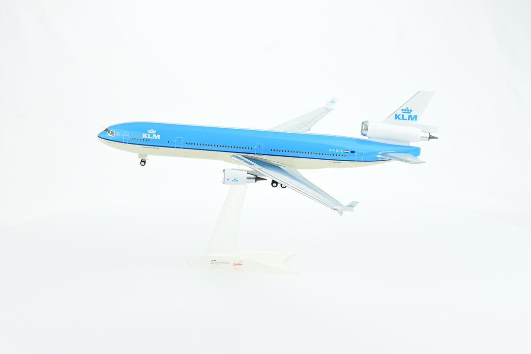 KLM McDonnell Douglas MD-11 1:200 scale model aircraft landing gear one-piece