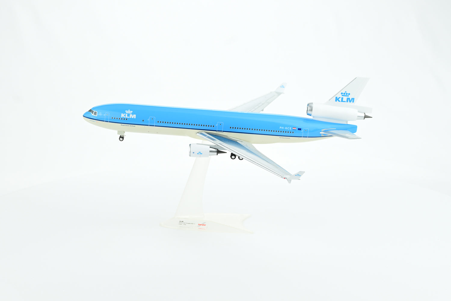 KLM McDonnell Douglas MD-11 1:200 scale model aircraft landing gear one-piece