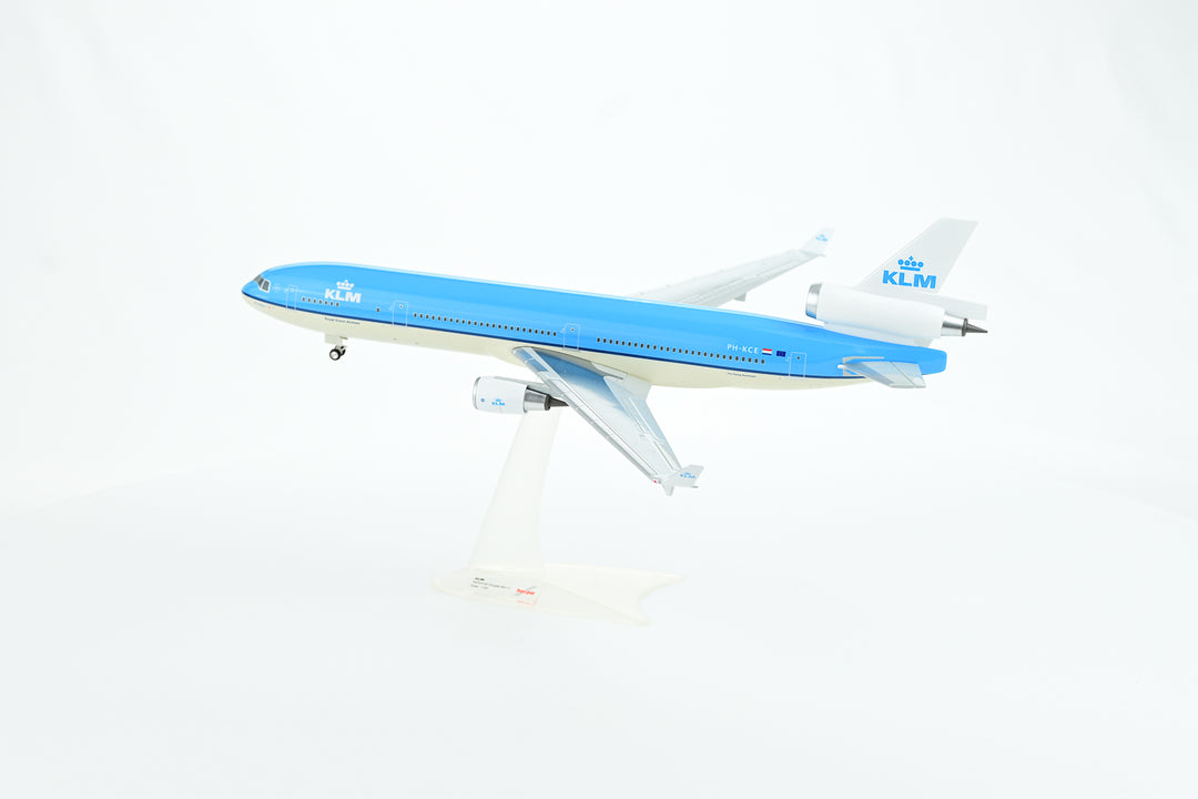 KLM McDonnell Douglas MD-11 model aircraft detail one-piece construction