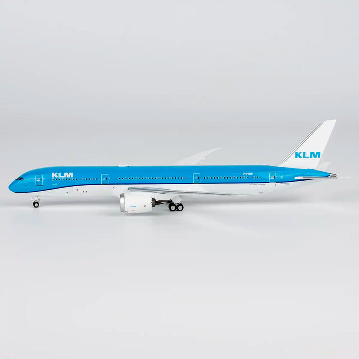 KLM Royal Dutch Airlines Boeing 787-9 1:400 Diecast Model by NG Models PH-BHI
