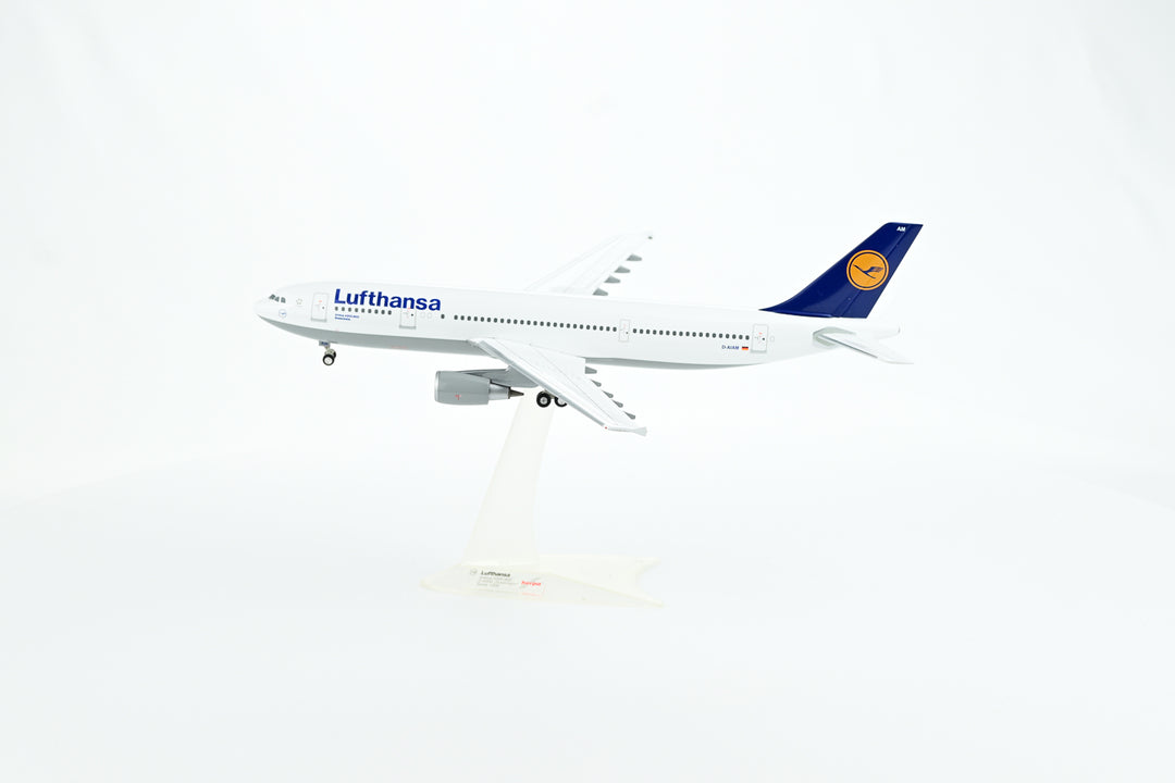 Lufthansa Airbus A300-600 1:200 scale model aircraft landing gear one-piece