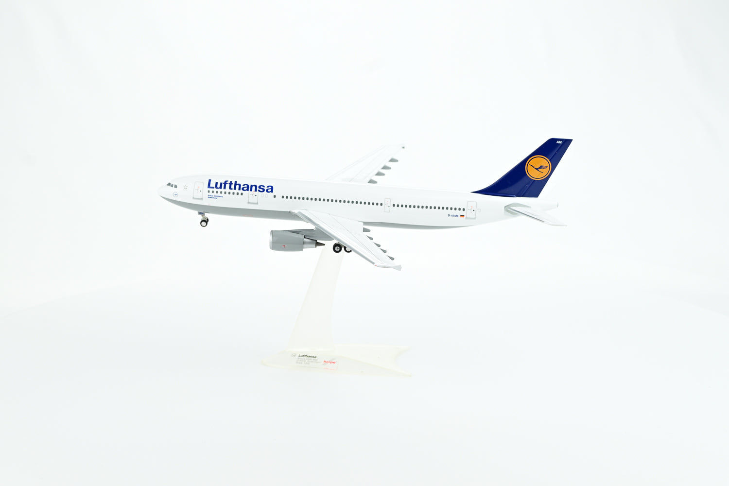 Lufthansa Airbus A300-600 1:200 scale model aircraft landing gear one-piece
