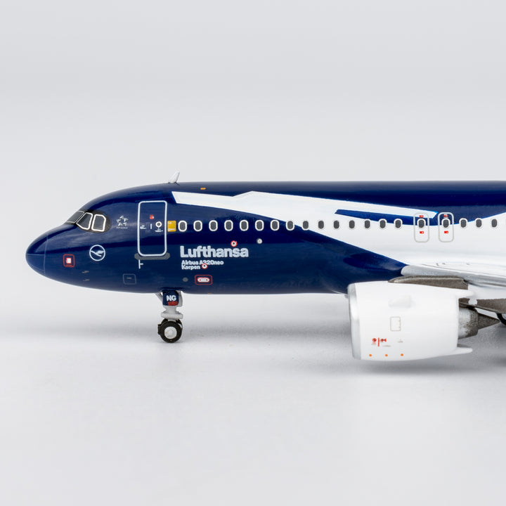 NG Models Lufthansa Airbus A320neo 1:400 Diecast Model D-AING