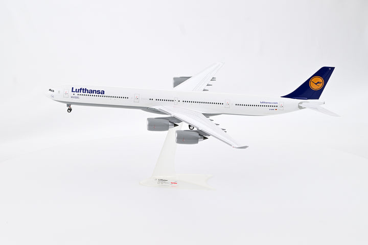 Lufthansa Airbus A340-600 1:200 scale model aircraft landing gear one-piece