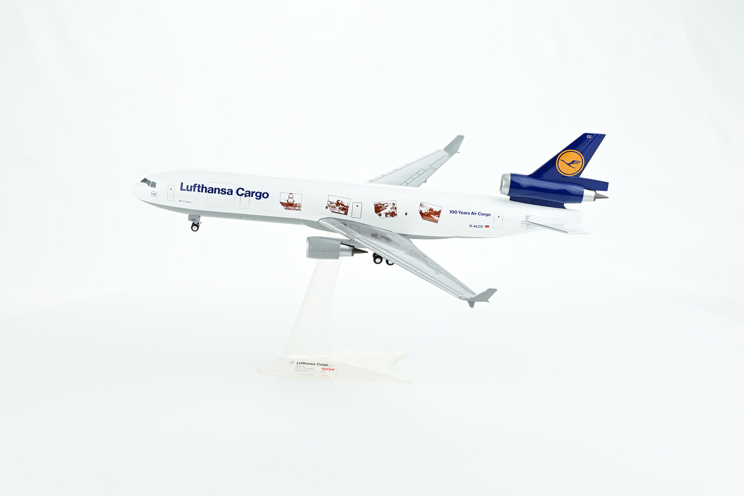 Lufthansa McDonnell Douglas MD-11F 1:200 scale freighter model aircraft landing gear one-piece