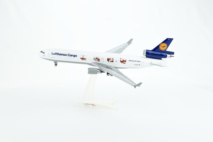 Lufthansa McDonnell Douglas MD-11F 1:200 scale freighter model aircraft landing gear one-piece