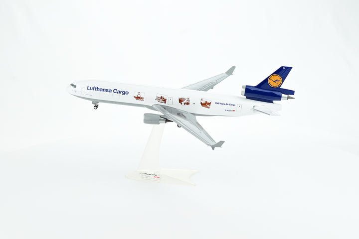 Lufthansa McDonnell Douglas MD-11F freighter model aircraft side view landing gear