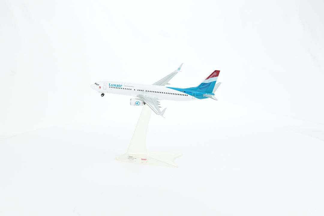 Luxair Boeing 737-800 model aircraft detail one-piece construction