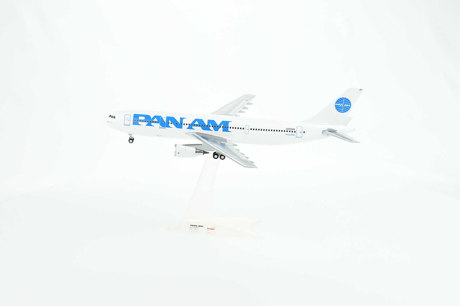 Pan Am Airbus A300 1:200 scale model aircraft landing gear one-piece